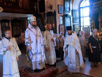 Божественная Литургия во второй день праздника Преображения Господня