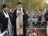 Память его в род и род