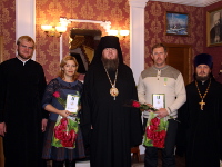 Преосвященнейший епископ Владимир вручил награды Православной Церкви Казахстана 