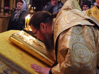 Преосвященнейший епископ Владимир возглавил служение Всенощного бдения в Вознесенском кафедральном соборе 