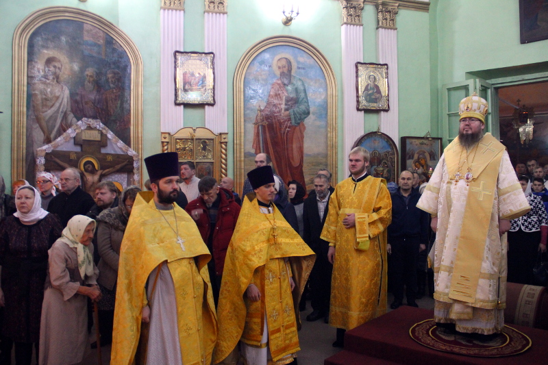Богослужение архиерейским чином прошло в соборе апостолов Петра и Павла города Петропавловска