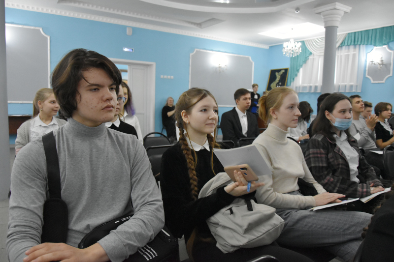 Состоялся второй тур международной олимпиады «Наше Наследие», посвященной 350-летию со дня рождения Петра Великого