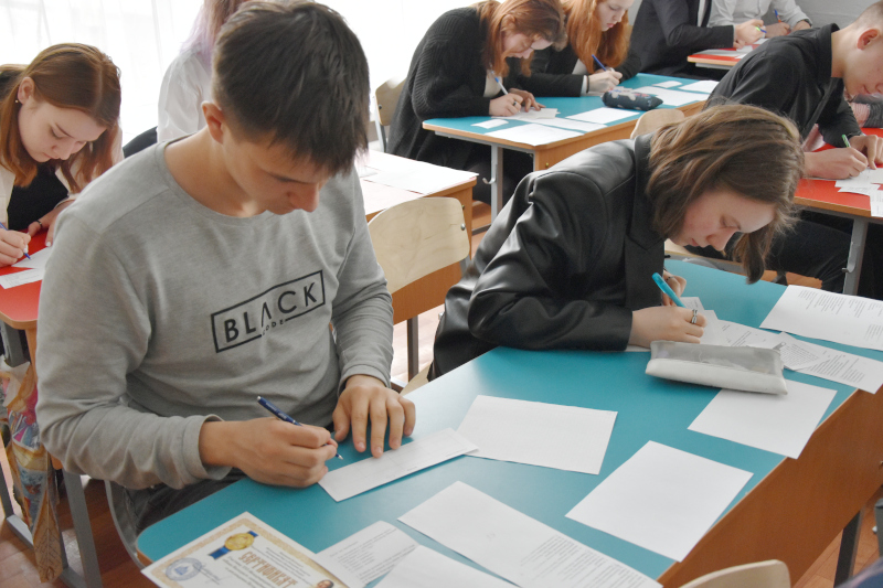 Состоялся второй тур международной олимпиады «Наше Наследие», посвященной 350-летию со дня рождения Петра Великого