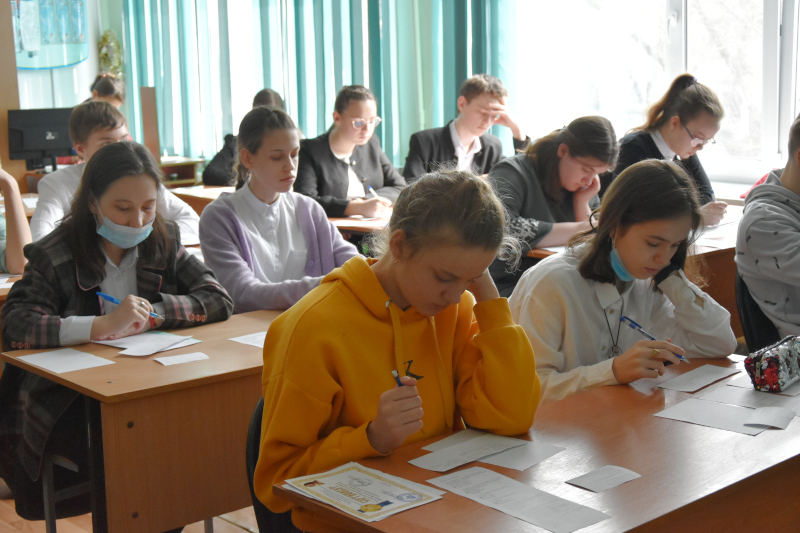 Состоялся второй тур международной олимпиады «Наше Наследие», посвященной 350-летию со дня рождения Петра Великого